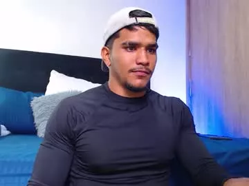 Private camilo_contre21 on Chaturbate