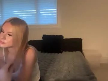 chloeros3e — top off 1k views 10 likes #skinny #booty [1125 tokens remaining]