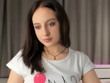 delphacollier — Goal - lick my fingers close to you Hi, my name is Emilia! #18 #teen #young #new #shy [15 tokens remaining]