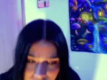 devours_fire on Chaturbate