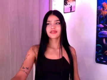 devours_fire on Chaturbate