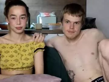 Freechat holdonbitch on Chaturbate