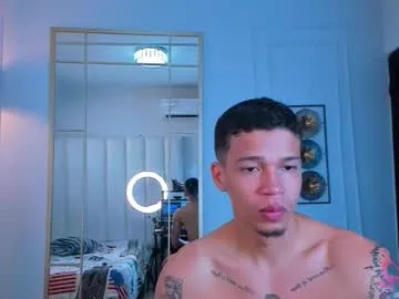 Freechat hotcrew_ on Chaturbate