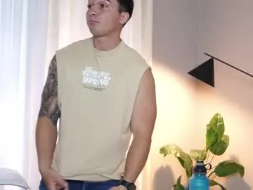 hunk_ryan —  Flexing these muscles just for you  Come make me harder  #new #lovense #muscle #fit #bigass