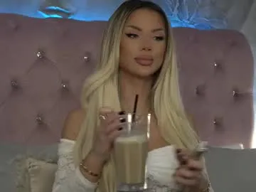 Away ivyrubens on Chaturbate