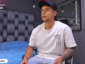 jaze_bradley — Naked [52 tokens left]  #latino #young #muscle #bigass #bigdick