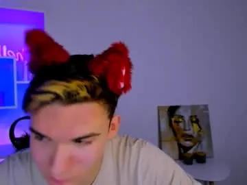 jordi_ser — GOAL: Smile for the camera + compliment everyone who threw tokens [30 tokens remaining] Welcome to my room! #18 #shy #new #sph #pvt