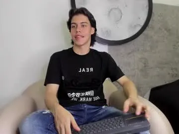 Freechat lucian_greyy on Chaturbate