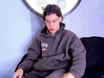 Freechat lucian_greyy on Chaturbate