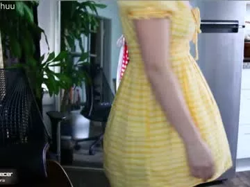 Freechat maeveminx on Chaturbate