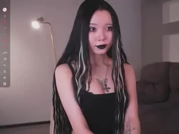 Freechat miagloww on Chaturbate