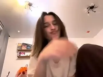 michael_pors — **Goal: Show my tummy Facts about me: I'm just #18 #natural #teen girl who is #new to here, pretty #shy , drawing & coocking [15 tokens remaining]