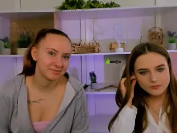 Freechat mila_glow on Chaturbate