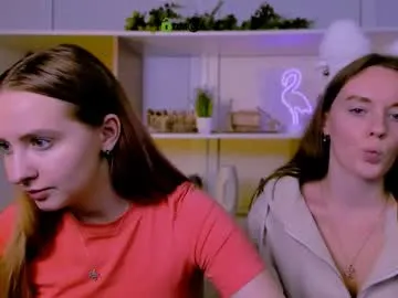 Freechat mila_glow on Chaturbate