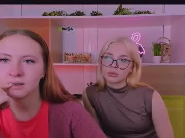 Freechat mila_glow on Chaturbate