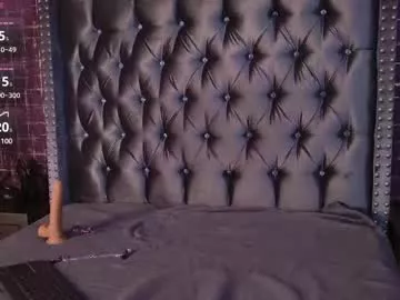 Freechat mishelkrave_ on Chaturbate