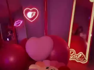 Freechat plasticfuckdoll on Chaturbate