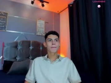 Freechat sky_jules on Chaturbate