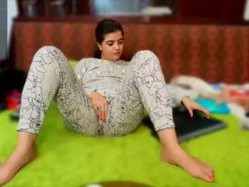 slutty_milf_bitch — help to buy the mannequine with dick+2 toys [19764 tokens left] #mature #milf #lesbian #nasty #arab