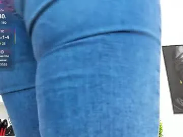 Freechat sweetcherry30_ on Chaturbate