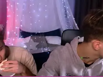 travis_wolf_ — GOAL: cum [2000 tokens remaining] Welcome to my room! #monstercock #gay #tease #18 #shy