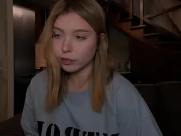 vanillalivitski — GOAL: cowgirl [211 tokens remaining] Welcome My name is Vanilla, let's get acquainted! #lovense #new #blonde #muscle #fit