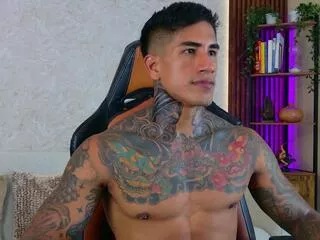 adan_reilly on Flirt4Free 