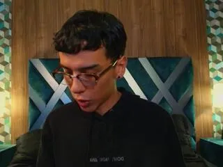 Offline aidden_royce on Flirt4Free