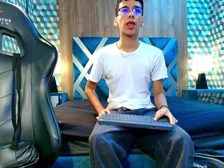 Offline aidden_royce on Flirt4Free