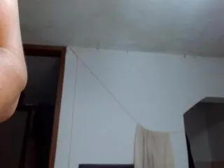 Offline holl_latin on Flirt4Free