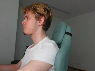 Freechat logan_fraser on Flirt4Free