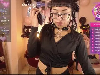 Freechat violet_suky on Flirt4Free