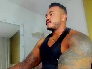 Freechat zeus_strong on Flirt4Free