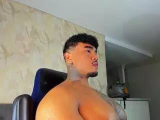 Freechat zeus_strong on Flirt4Free