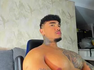 Freechat zeus_strong on Flirt4Free