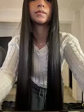 Freechat aly_golden_ on StripChat