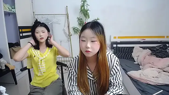 Babygirls523 on StripChat 