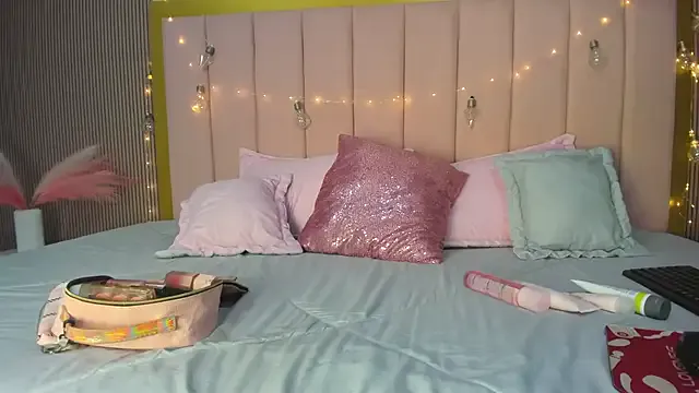 Bella_Miia on StripChat 