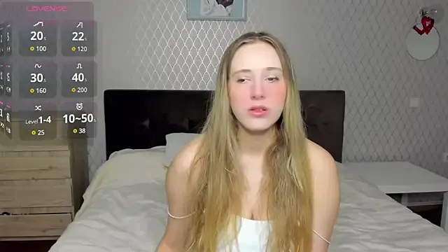 blondy_rina — flash ass