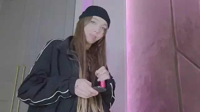 Evelyn_Neal on StripChat 