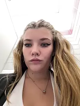 Freechat Holy_Tereza on StripChat