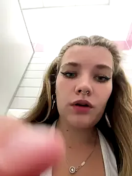 Freechat Holy_Tereza on StripChat