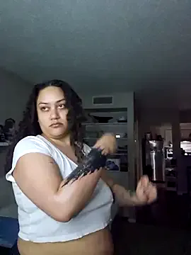 Freechat honeeyyy_pot on StripChat