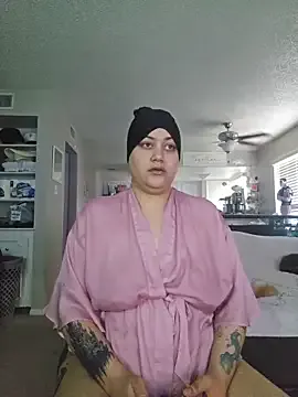 Freechat honeeyyy_pot on StripChat