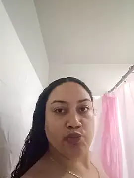 Freechat honeeyyy_pot on StripChat