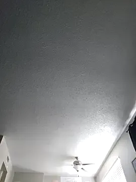 Freechat honeeyyy_pot on StripChat