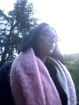 Freechat honeymalou on StripChat