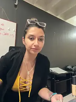 StripChat Isabella_Varella is Private Isabella_Varella — Oil in boobs in the office