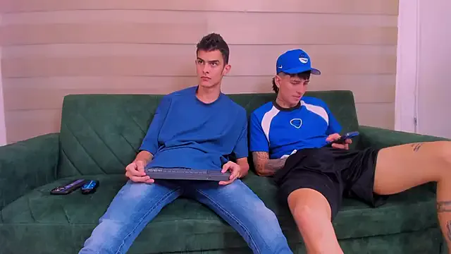 Freechat junior_friendss on StripChat