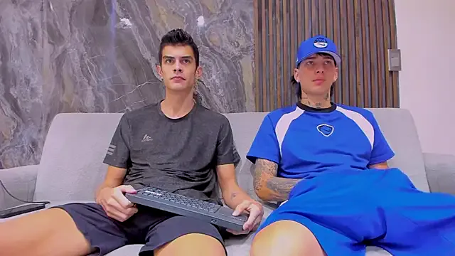 Freechat junior_friendss on StripChat